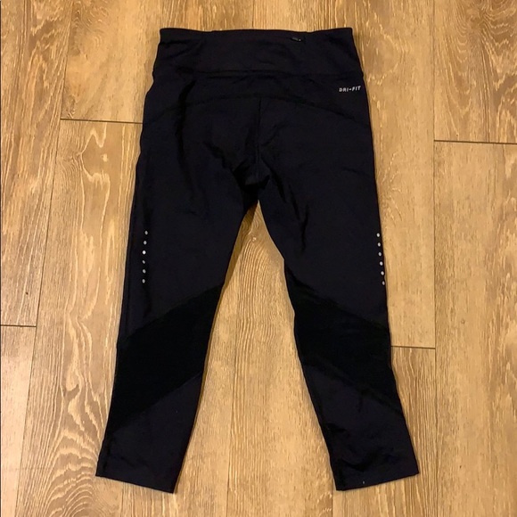 Nike Workout Crop Leggings - Picture 9 of 12